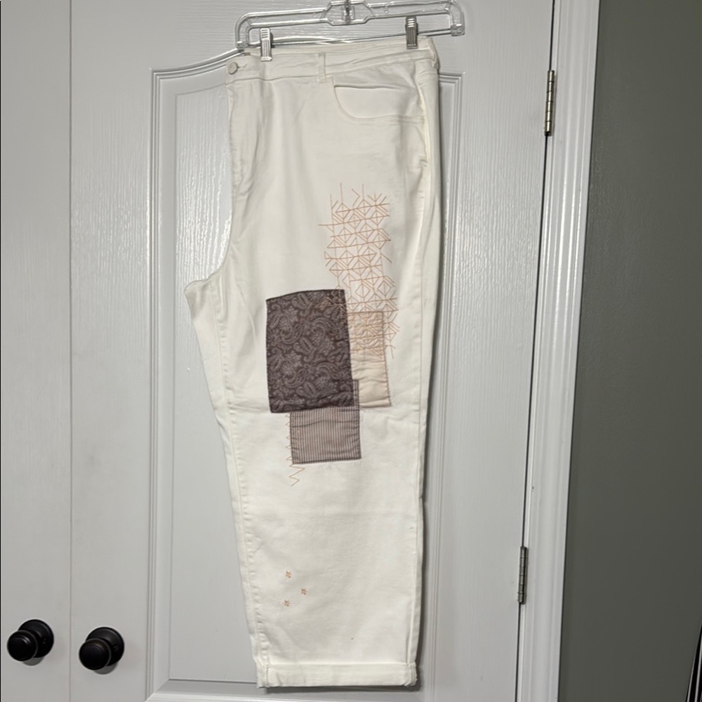 Logo Lori Goldstein White Boyfriend Pants with Patchwork Design Women’s Size 28